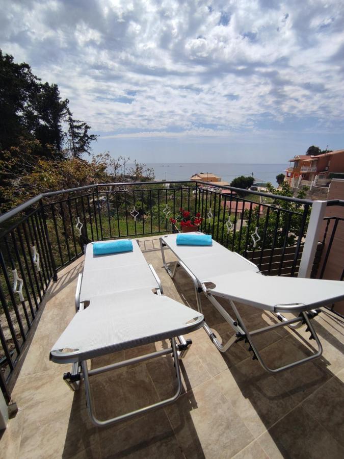 House Theofilos Daire *